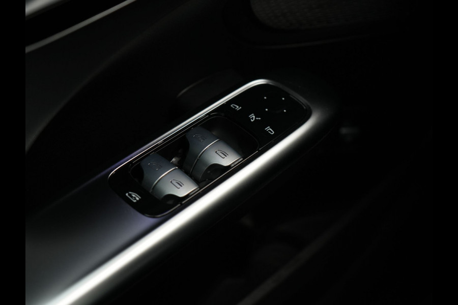 Mercedes-Benz C-Klasse Estate 300 e Avantgarde PHEV 313pk Dealer O.H. | Trekhaak Af Fabriek | Camera | Night Pakket | Sportstoelen Verwarmd | Apple Carplay | Sfeerverlichting | Navigatie | Virtual | DAB |  Plug In Hybrid