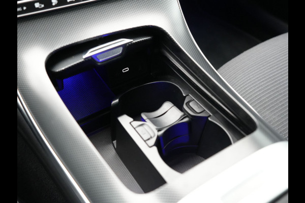 Mercedes-Benz C-Klasse Estate 300 e Avantgarde PHEV 313pk Dealer O.H. | Trekhaak Af Fabriek | Camera | Night Pakket | Sportstoelen Verwarmd | Apple Carplay | Sfeerverlichting | Navigatie | Virtual | DAB |  Plug In Hybrid