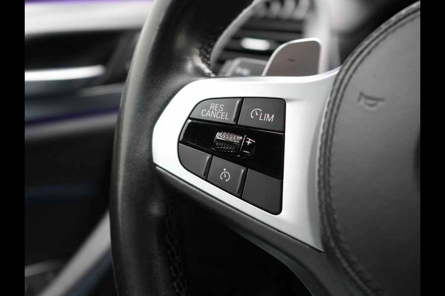 BMW X3 xDrive30e M Sport PHEV 293pk Dealer O.H. | Trekhaak Af Fabriek | Head Up | Camera | Sportstoelen Verwarmd | Apple Carplay | Keyless | Blis | Sfeerverlichting | Virtual | Navigatie | DAB | Plug In Hybrid
