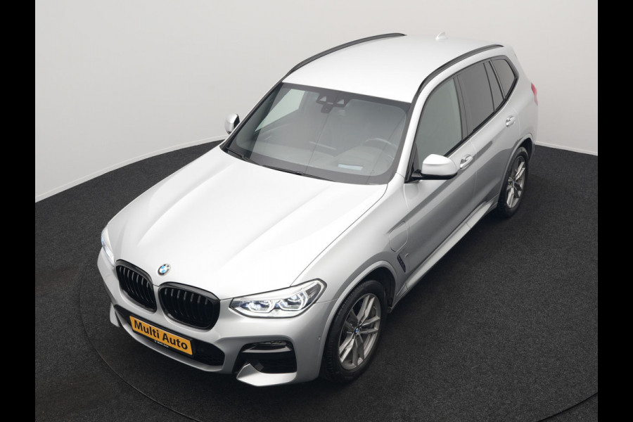 BMW X3 xDrive30e M Sport PHEV 293pk Dealer O.H. | Trekhaak Af Fabriek | Head Up | Camera | Sportstoelen Verwarmd | Apple Carplay | Keyless | Blis | Sfeerverlichting | Virtual | Navigatie | DAB | Plug In Hybrid