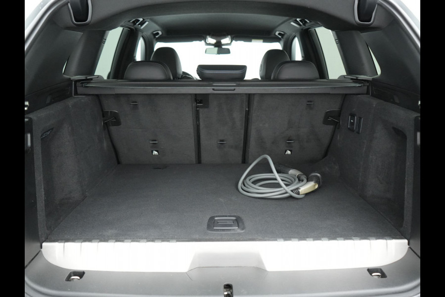 BMW X3 xDrive30e M Sport PHEV 293pk Dealer O.H. | Trekhaak Af Fabriek | Head Up | Camera | Sportstoelen Verwarmd | Apple Carplay | Keyless | Blis | Sfeerverlichting | Virtual | Navigatie | DAB | Plug In Hybrid