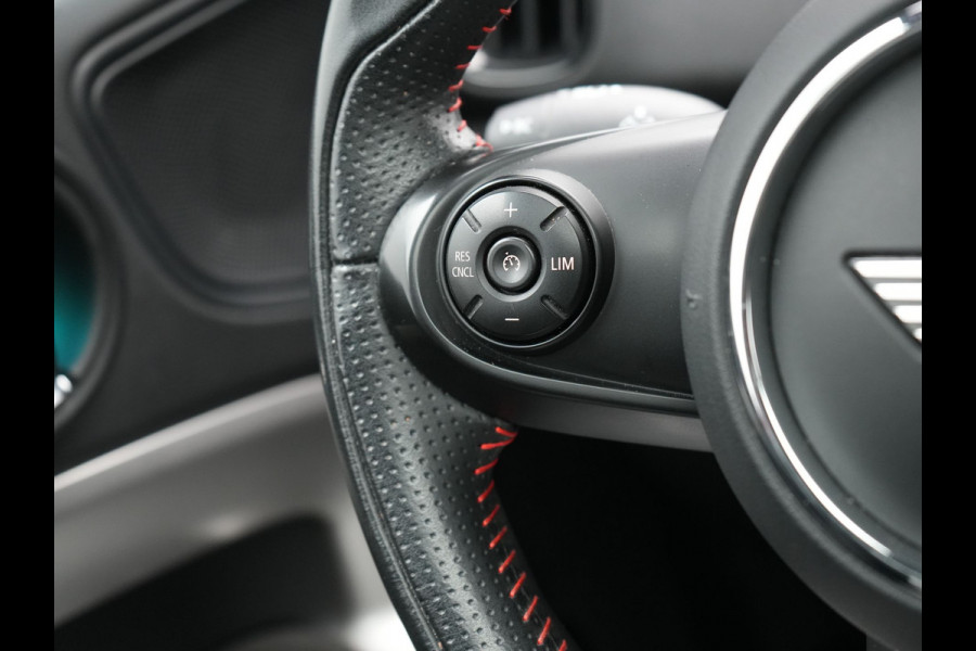 MINI Countryman Cooper S E ALL4 JCW PHEV 220pk Dealer O.H | Panodak | JCW Alcantara Sportstoelen Verwarmd | Head Up | Camera | Apple Carplay | Sfeerverlichting | Keyless | Virtual | Navigatie | DAB | Plug In Hybrid