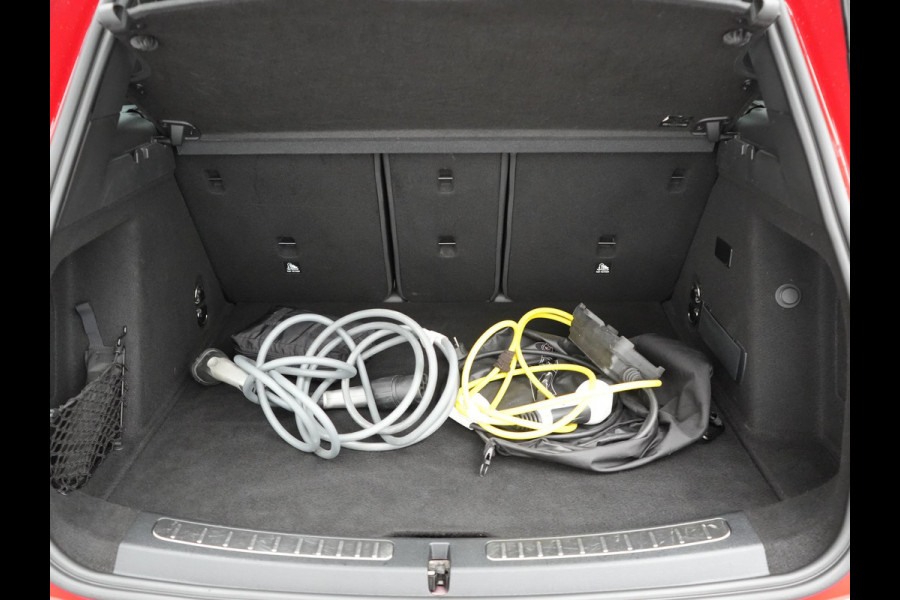 MINI Countryman Cooper S E ALL4 JCW PHEV 220pk Dealer O.H | Panodak | JCW Alcantara Sportstoelen Verwarmd | Head Up | Camera | Apple Carplay | Sfeerverlichting | Keyless | Virtual | Navigatie | DAB | Plug In Hybrid