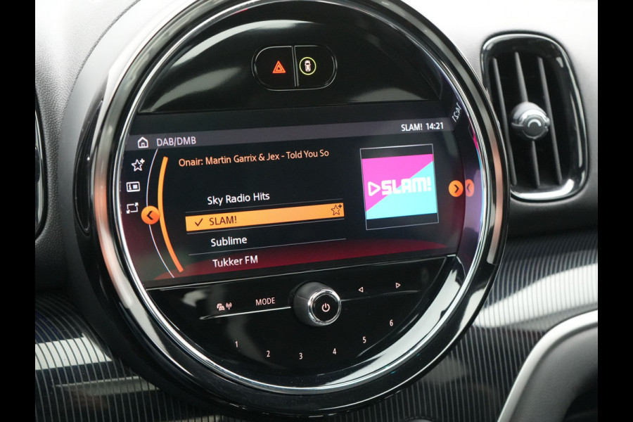 MINI Countryman Cooper S E ALL4 JCW PHEV 220pk Dealer O.H | Panodak | JCW Alcantara Sportstoelen Verwarmd | Head Up | Camera | Apple Carplay | Sfeerverlichting | Keyless | Virtual | Navigatie | DAB | Plug In Hybrid