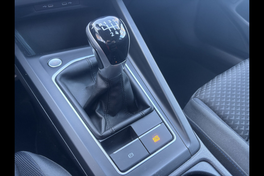 Volkswagen Golf 1.0 TSI Life Business | Sfeerverlichting |Suurverwarming | Adaptive Cruise | Stoelverwarming