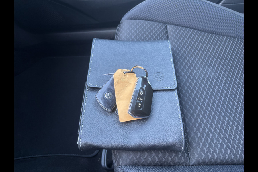 Volkswagen Golf 1.0 TSI Life Business | Sfeerverlichting |Suurverwarming | Adaptive Cruise | Stoelverwarming