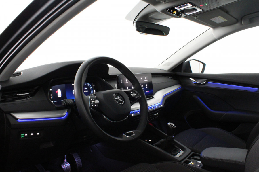 Škoda Octavia Combi 1.0 TSI Ambition > Camera/Trekhaak/Sfeerverlichting/Stoelverwarming..