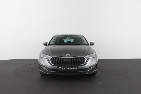 Škoda Octavia Combi 1.0 TSI Ambition > Camera/Trekhaak/Sfeerverlichting/Stoelverwarming..