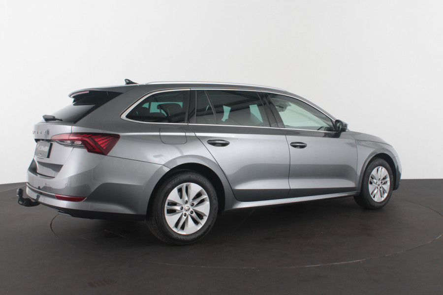 Škoda Octavia Combi 1.0 TSI Ambition > Camera/Trekhaak/Sfeerverlichting/Stoelverwarming..
