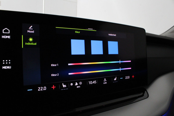 Škoda Octavia Combi 1.0 TSI Ambition > Camera/Trekhaak/Sfeerverlichting/Stoelverwarming..