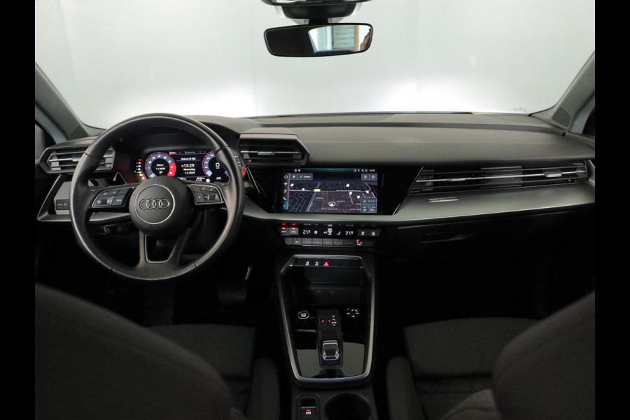 Audi A3 Limousine 30 TFSI Business edition 110 pk S-tronic | Navigatie | Parkeersensoren achter | LED koplampen | Apple Carplay/Android Auto |
