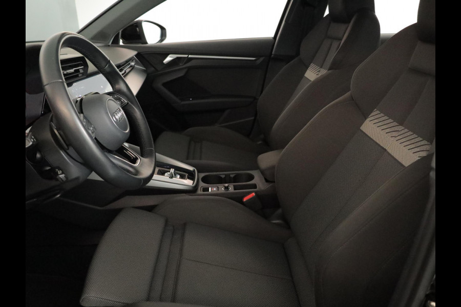 Audi A3 Limousine 30 TFSI Business edition 110 pk S-tronic | Navigatie | Parkeersensoren achter | LED koplampen | Apple Carplay/Android Auto |