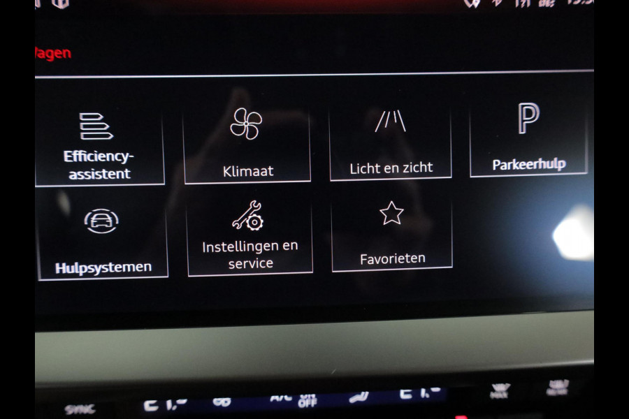 Audi A3 Limousine 30 TFSI Business edition 110 pk S-tronic | Navigatie | Parkeersensoren achter | LED koplampen | Apple Carplay/Android Auto |