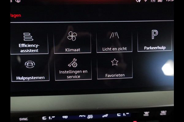 Audi A3 Limousine 30 TFSI Business edition 110 pk S-tronic | Navigatie | Parkeersensoren achter | LED koplampen | Apple Carplay/Android Auto |