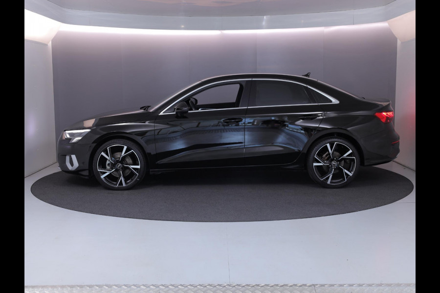Audi A3 Limousine 30 TFSI Business edition 110 pk S-tronic | Navigatie | Parkeersensoren achter | LED koplampen | Apple Carplay/Android Auto |
