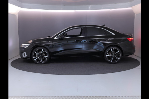 Audi A3 Limousine 30 TFSI Business edition 110 pk S-tronic | Navigatie | Parkeersensoren achter | LED koplampen | Apple Carplay/Android Auto |