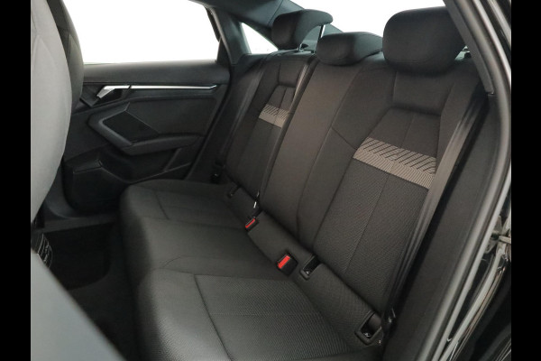 Audi A3 Limousine 30 TFSI Business edition 110 pk S-tronic | Navigatie | Parkeersensoren achter | LED koplampen | Apple Carplay/Android Auto |