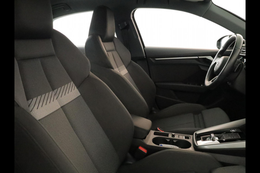 Audi A3 Limousine 30 TFSI Business edition 110 pk S-tronic | Navigatie | Parkeersensoren achter | LED koplampen | Apple Carplay/Android Auto |