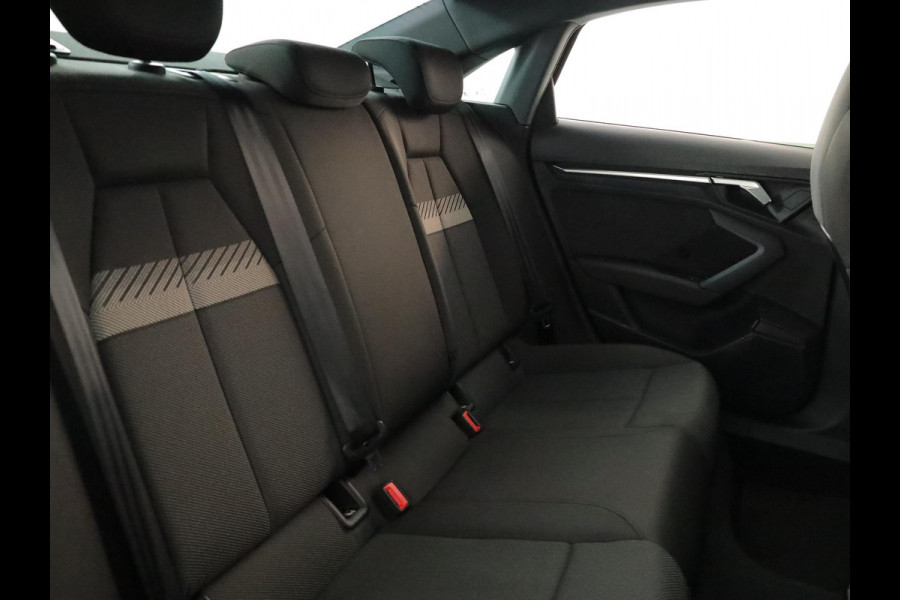 Audi A3 Limousine 30 TFSI Business edition 110 pk S-tronic | Navigatie | Parkeersensoren achter | LED koplampen | Apple Carplay/Android Auto |