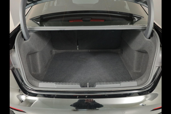 Audi A3 Limousine 30 TFSI Business edition 110 pk S-tronic | Navigatie | Parkeersensoren achter | LED koplampen | Apple Carplay/Android Auto |
