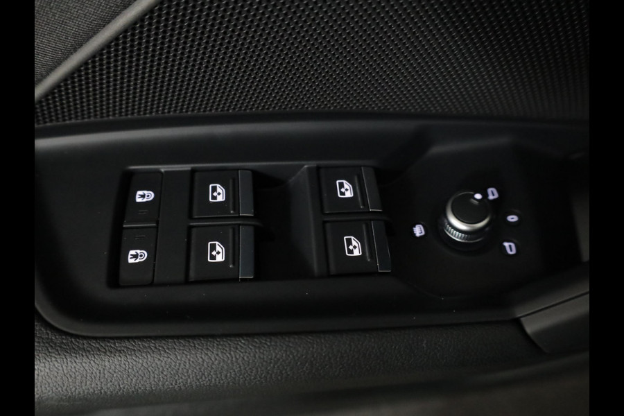 Audi A3 Limousine 30 TFSI Business edition 110 pk S-tronic | Navigatie | Parkeersensoren achter | LED koplampen | Apple Carplay/Android Auto |