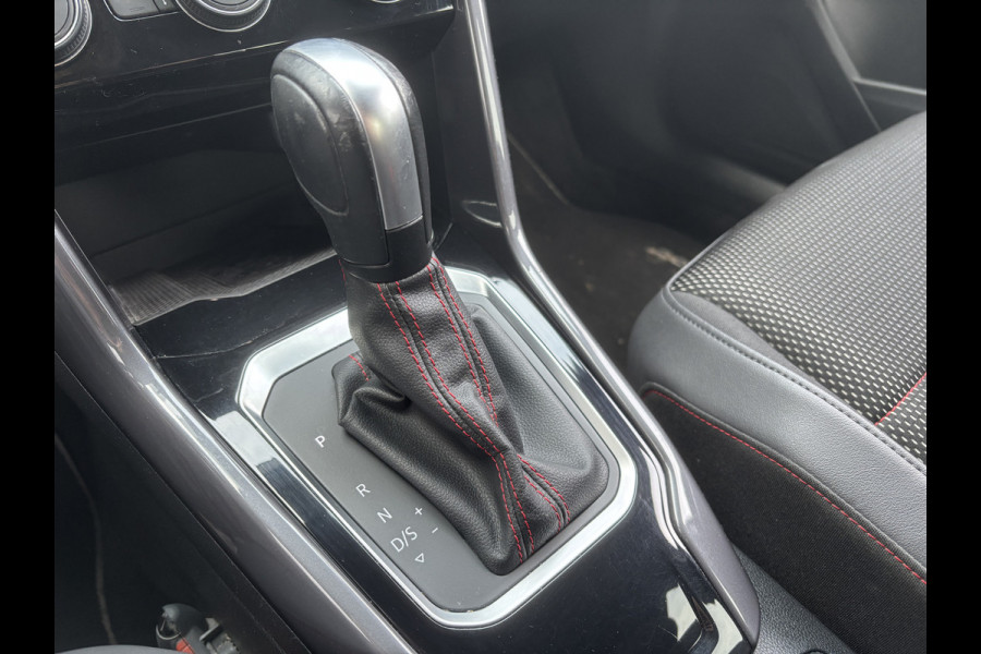 Volkswagen T-Roc 1.5 TSI Sport 2x R-Line | Parkeer Camera | Adaptieve Cruise | Navi