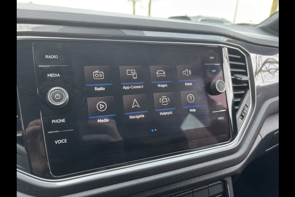 Volkswagen T-Roc 1.5 TSI Sport 2x R-Line | Parkeer Camera | Adaptieve Cruise | Navi