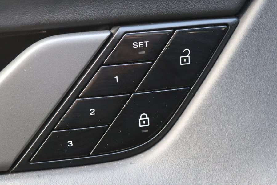 Porsche Taycan 4S Performance 84 kWh Sport Chrono-pakket | BOSE | 360° Camera | Stoelverw. | Panoramadak