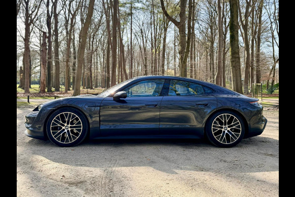 Porsche Taycan 4S Performance 84 kWh Sport Chrono-pakket | BOSE | 360° Camera | Stoelverw. | Panoramadak