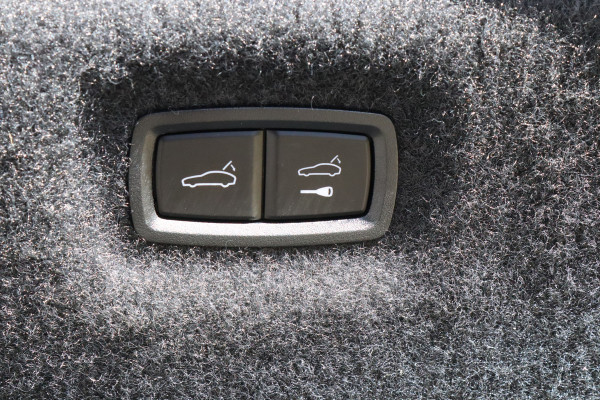 Porsche Taycan 4S Performance 84 kWh Sport Chrono-pakket | BOSE | 360° Camera | Stoelverw. | Panoramadak