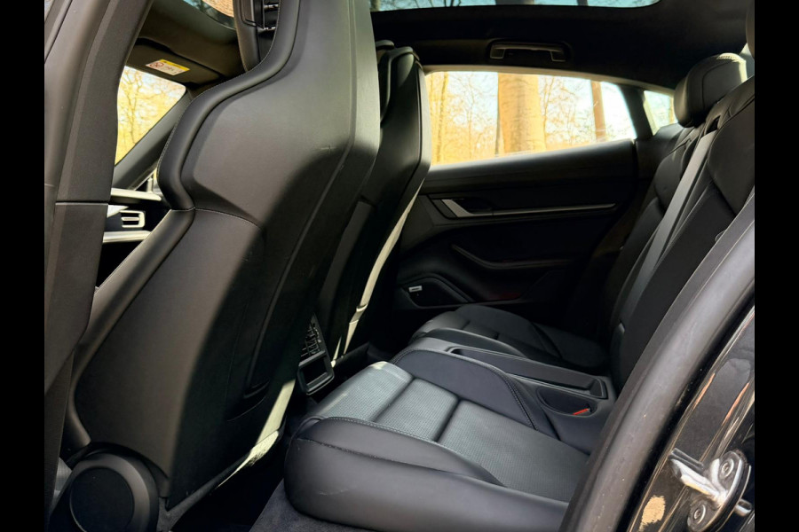 Porsche Taycan 4S Performance 84 kWh Sport Chrono-pakket | BOSE | 360° Camera | Stoelverw. | Panoramadak