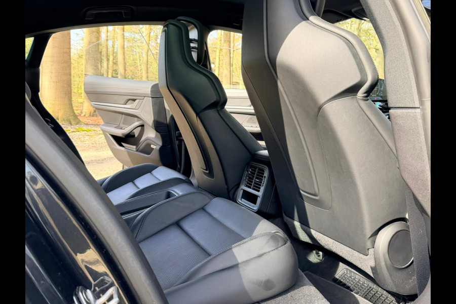 Porsche Taycan 4S Performance 84 kWh Sport Chrono-pakket | BOSE | 360° Camera | Stoelverw. | Panoramadak