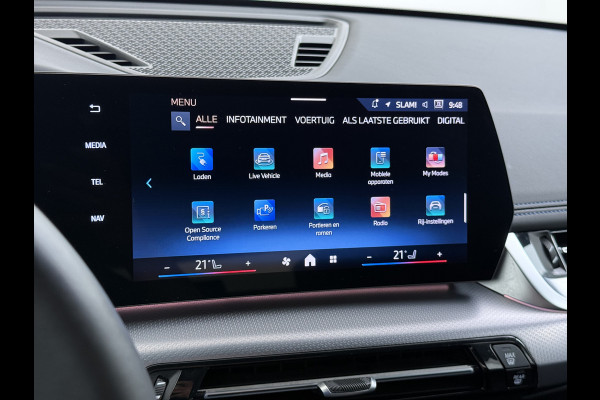 BMW iX1 eDrive20 67kWh M-Sport-Pro Leder/Alcantara Premium 19" LED Connected-Pro Warmtepomp Camera Navi Ecc Pdc 100% SOH Apple Carplay A Standverwarming/koeling Zwarte-Hemel Drive-Assist Elek.Achterklep Lmv Led Isofix DAB Keyless Wifi 1e Eigenaar Origineel Nederlandse Auto Zeer compleet!