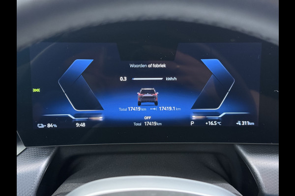 BMW iX1 eDrive20 67kWh M-Sport-Pro Leder/Alcantara Premium 19" LED Connected-Pro Warmtepomp Camera Navi Ecc Pdc 100% SOH Apple Carplay A Standverwarming/koeling Zwarte-Hemel Drive-Assist Elek.Achterklep Lmv Led Isofix DAB Keyless Wifi 1e Eigenaar Origineel Nederlandse Auto Zeer compleet!