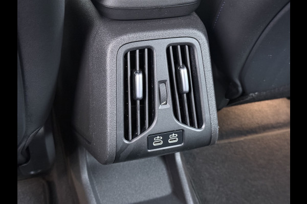 BMW iX1 eDrive20 67kWh M-Sport-Pro Leder/Alcantara Premium 19" LED Connected-Pro Warmtepomp Camera Navi Ecc Pdc 100% SOH Apple Carplay A Standverwarming/koeling Zwarte-Hemel Drive-Assist Elek.Achterklep Lmv Led Isofix DAB Keyless Wifi 1e Eigenaar Origineel Nederlandse Auto Zeer compleet!