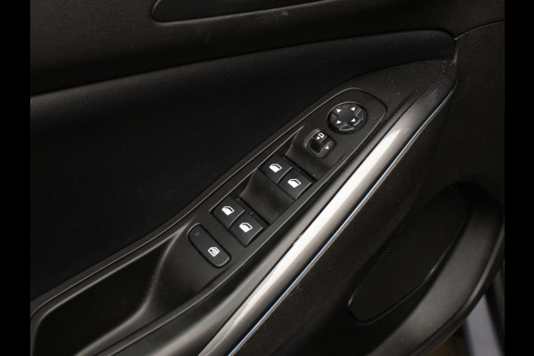 Opel Grandland X 1.2 Turbo Innovation Sport (APPLE CARPLAY,NAVI,CAMERA,CLIMATE,CRUISE,LED,GETINT,TREKHAAK,SPORTSTOELEN,LM VELGEN)