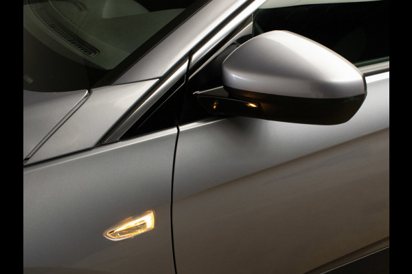 Opel Grandland X 1.2 Turbo Innovation Sport (APPLE CARPLAY,NAVI,CAMERA,CLIMATE,CRUISE,LED,GETINT,TREKHAAK,SPORTSTOELEN,LM VELGEN)