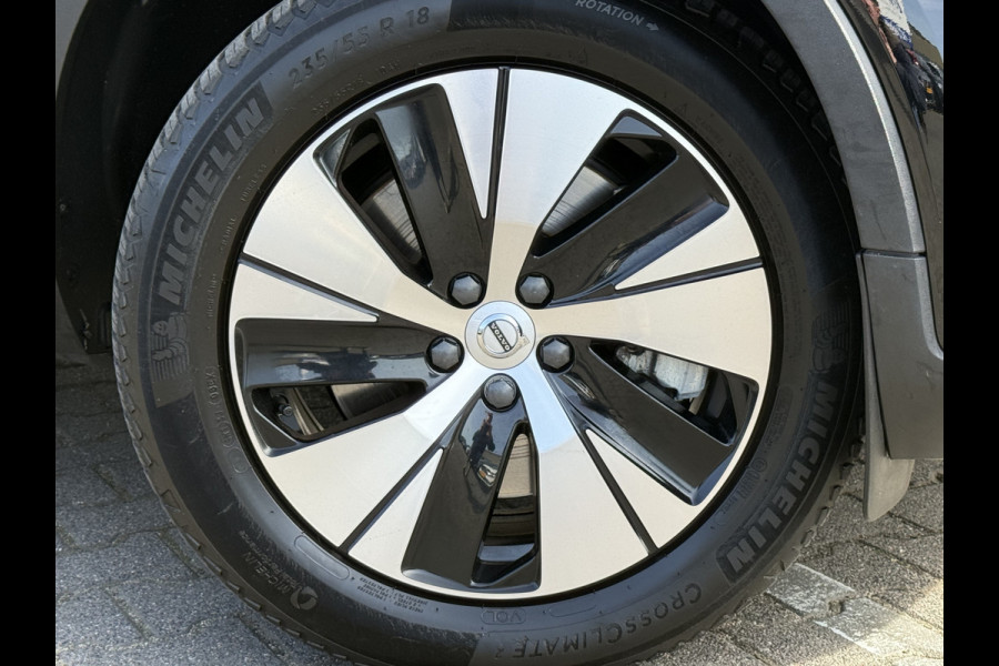 Volvo XC40 1.5 T4 Plug-in hybrid Plus Dark | Trekhaak | Navi | LED | Camera | 18 inch