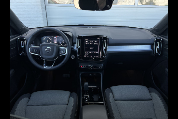 Volvo XC40 1.5 T4 Plug-in hybrid Plus Dark | Trekhaak | Navi | LED | Camera | 18 inch