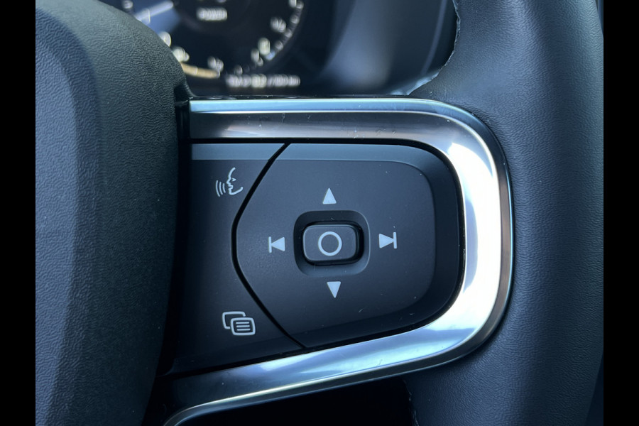 Volvo XC40 1.5 T4 Plug-in hybrid Plus Dark | Trekhaak | Navi | LED | Camera | 18 inch