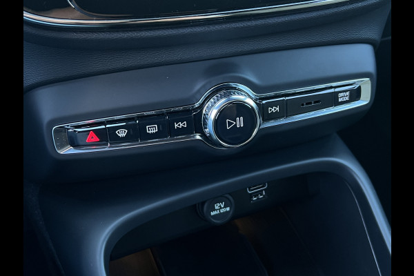 Volvo XC40 1.5 T4 Plug-in hybrid Plus Dark | Trekhaak | Navi | LED | Camera | 18 inch