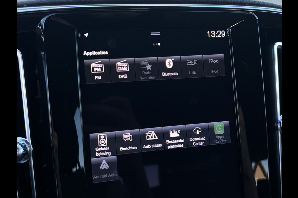 Volvo XC40 1.5 T4 Plug-in hybrid Plus Dark | Trekhaak | Navi | LED | Camera | 18 inch