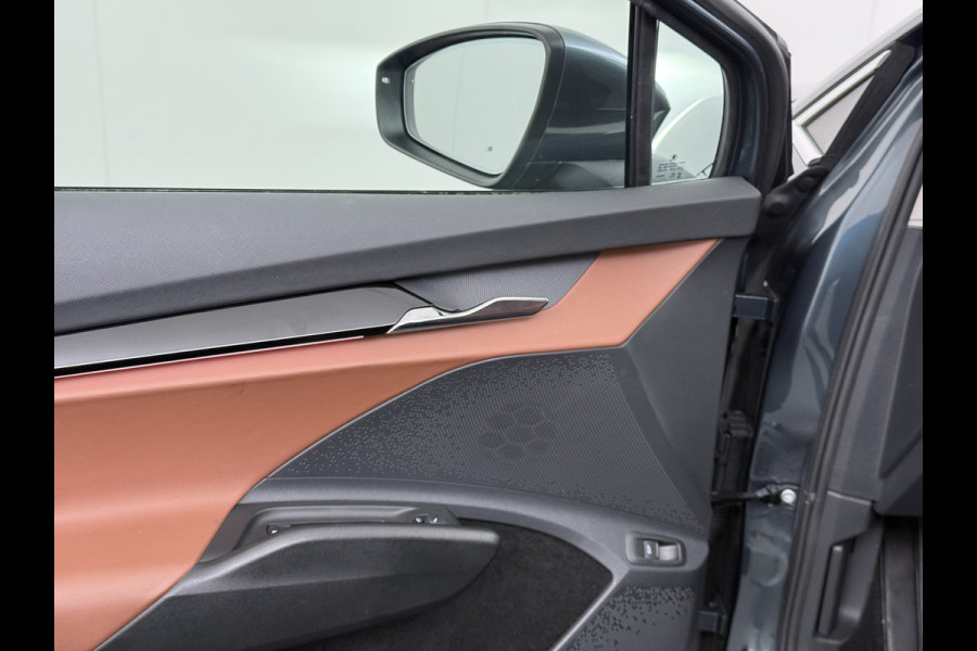 Škoda ENYAQ iV 80 Leer Pano-Dak/SchuifDak SOH 93% Trekhaak Camera Navi Ecc Apple Carplay Android Auto Pdc Cruise Control Privacy Glas Led DAB Stuur+Stoel+a-Bankverwarmd Elek.Achterklep Lane Assist Keyless Luxus 1e Eigenaar Origineel Nederlandse Auto Dealeronderhouden 1.000kg Trekvermogen