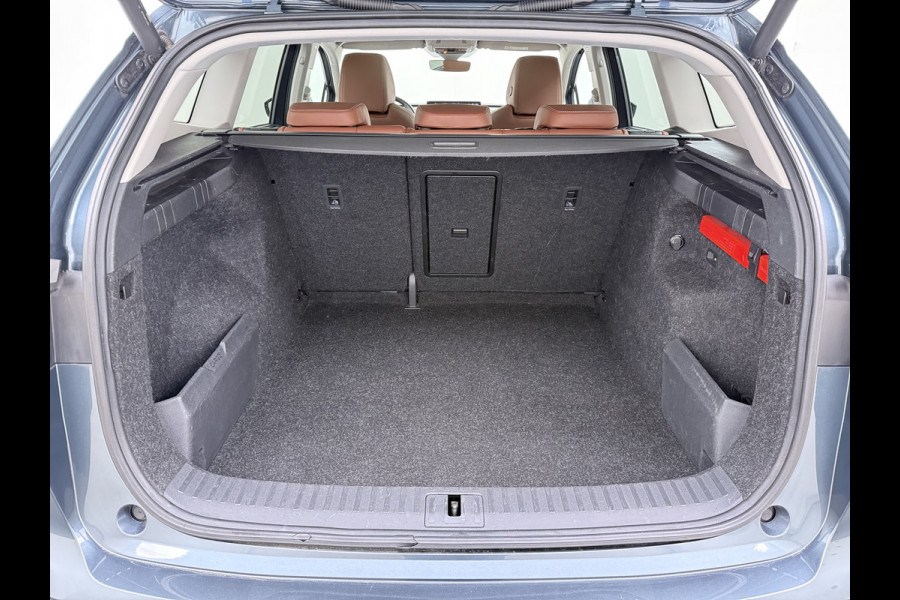 Škoda ENYAQ iV 80 Leer Pano-Dak/SchuifDak SOH 93% Trekhaak Camera Navi Ecc Apple Carplay Android Auto Pdc Cruise Control Privacy Glas Led DAB Stuur+Stoel+a-Bankverwarmd Elek.Achterklep Lane Assist Keyless Luxus 1e Eigenaar Origineel Nederlandse Auto Dealeronderhouden 1.000kg Trekvermogen