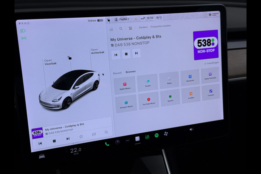 Tesla Model 3 SR+ 325PK LFP-Accu SOH 91% Trekhaak AutoPilot Leer Pano-Dak Adaptive Cruise Lmv 18" Camera's Elektr.-Stuur+Stoelen+Spiegels+Gehe Ecc Navi Led DAB Voorverwarmen interieur via App Keyless One-Pedal-Drive 1.000KG Trekgewicht Origineel Nederlandse Auto LFP accu dus 100% opladen!