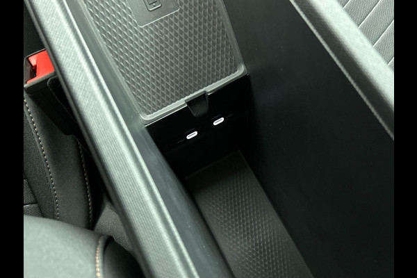 CUPRA Born Business 62 kWh | Navigatie | Apple Carplay/Android Auto | Camera | Parkeersensoren | Adaptive | Cruise Control | Stoel- en stuurverwarming | Virtual Cockpit | Climate Control | Lichtmetalen velgen