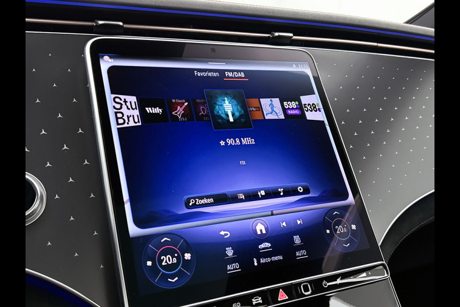 Mercedes-Benz EQE SUV 350+ Sport Edition 96 kWh | Winterpakket | Nightpakket | Displaypakket | Spiegelpakket | Parkeerpakket met 360°-camera | DIGITAL LIGHT met projectiefunctie | Trekhaak | Head-up display | Burmester® 3D-surround sound | Sierdelen lasercut van achteren verlicht |