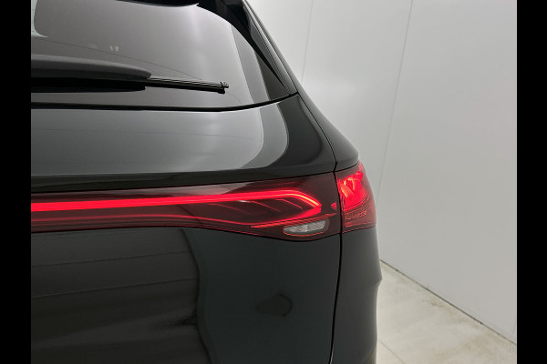 Mercedes-Benz EQE SUV 350+ Sport Edition 96 kWh | Winterpakket | Nightpakket | Displaypakket | Spiegelpakket | Parkeerpakket met 360°-camera | DIGITAL LIGHT met projectiefunctie | Trekhaak | Head-up display | Burmester® 3D-surround sound | Sierdelen lasercut van achteren verlicht |