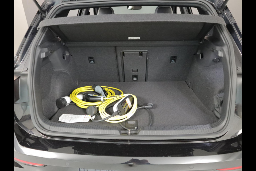Volkswagen Golf 1.4 eHybrid GTE HYBRID| Leer|Head-up diplay|verwarmde stoelen en - stuur