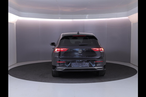 Volkswagen Golf 1.4 eHybrid GTE HYBRID| Leer|Head-up diplay|verwarmde stoelen en - stuur